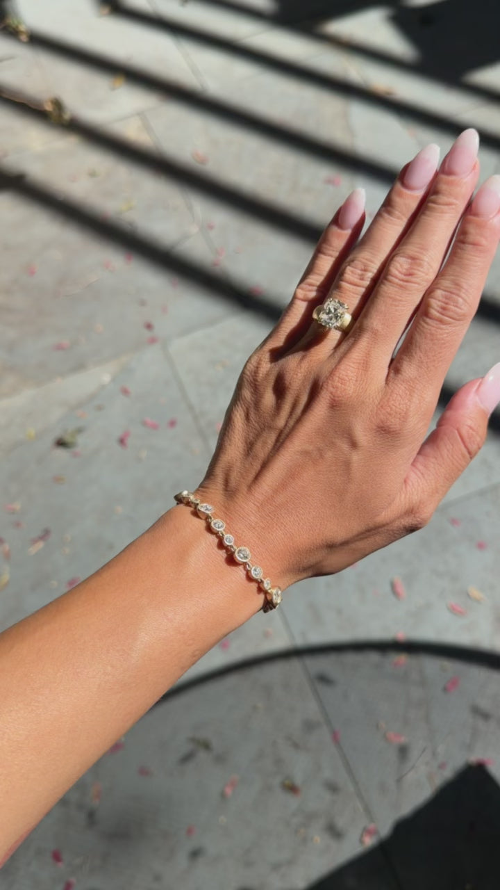Apollo Bracelet in Diamond
